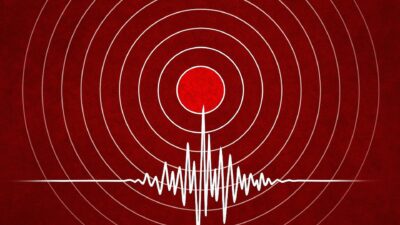 Yunanistan'da deprem endişeleri yükseliyor. Depremzedeler güvenli bölgelerde bekleyişte, gelişmeleri yakından