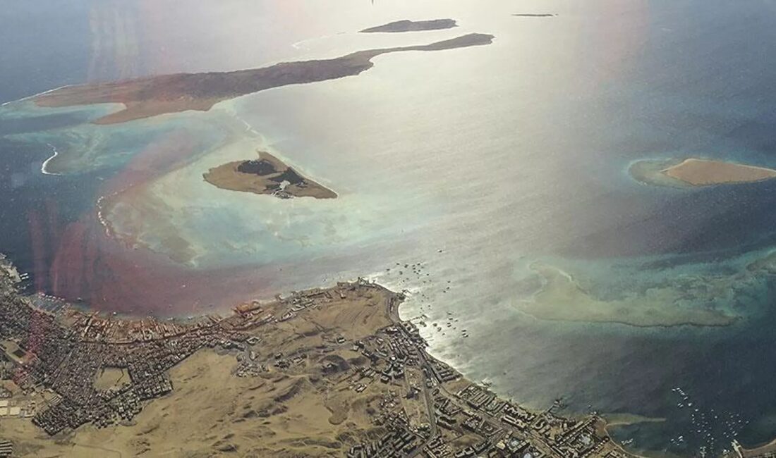 ABD, İran limanlarına deniz ablukası uygulayarak bölgedeki stratejik deniz ulaşımını
