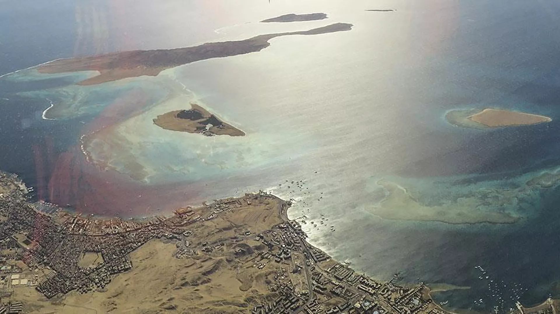 ABD, İran limanlarına deniz ablukası uygulayarak bölgedeki stratejik deniz ulaşımını