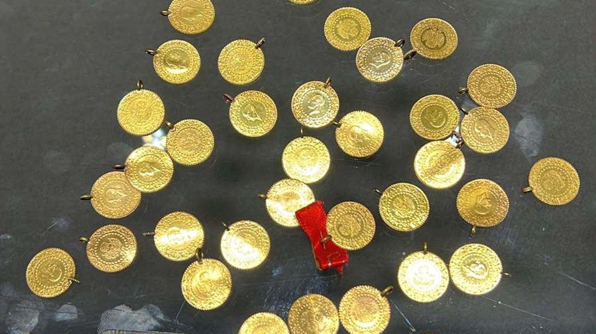 Altın fiyatlarında artış eğilimi devam ediyor. Güncel piyasa analizleri ve