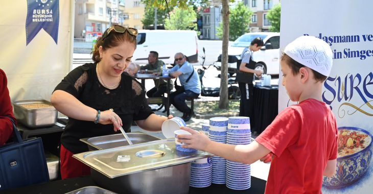 Bursa Büyükşehir Belediyesi’nin Muharrem ayı vesilesiyle düzenlediği aşure ikramlarının bu