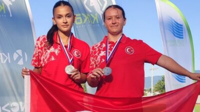 Bursa Büyükşehir Belediyespor Kulübü sporcuları, Damla Özbay ve Azranur Sancaklı,