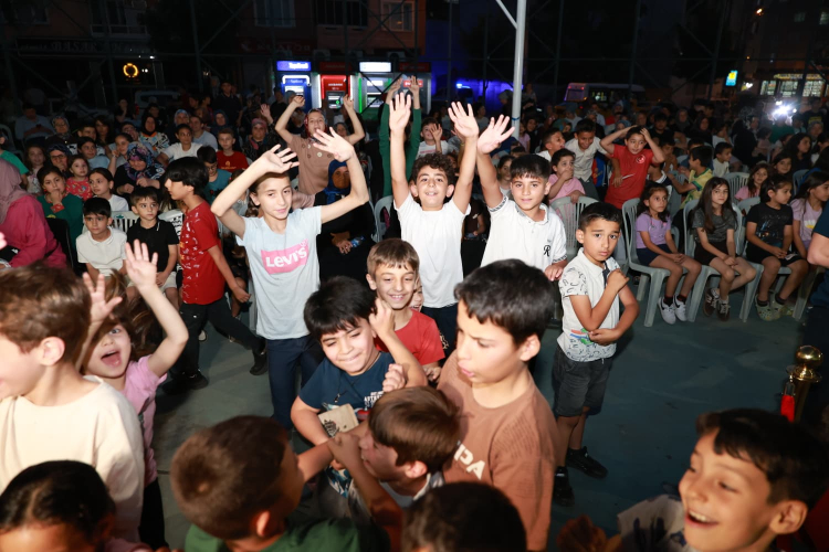 Başaran Mahallesi'nde Yazlık Sinema Heyecanı