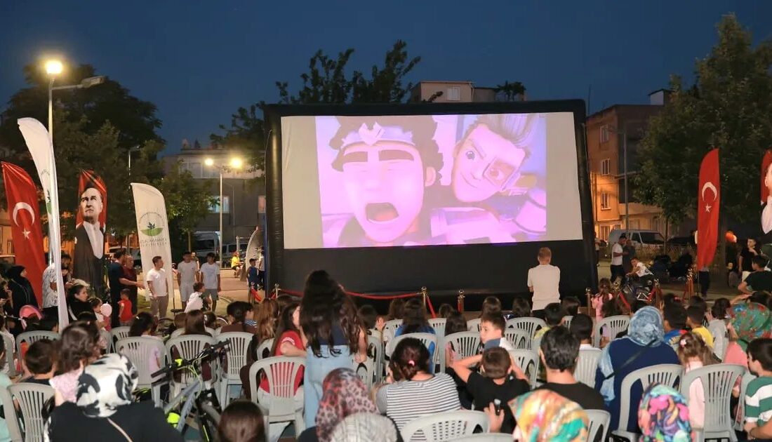 Başaran Mahallesi'nde yaz aylarının keyfini çıkarmak için özel sinema etkinliğiyle
