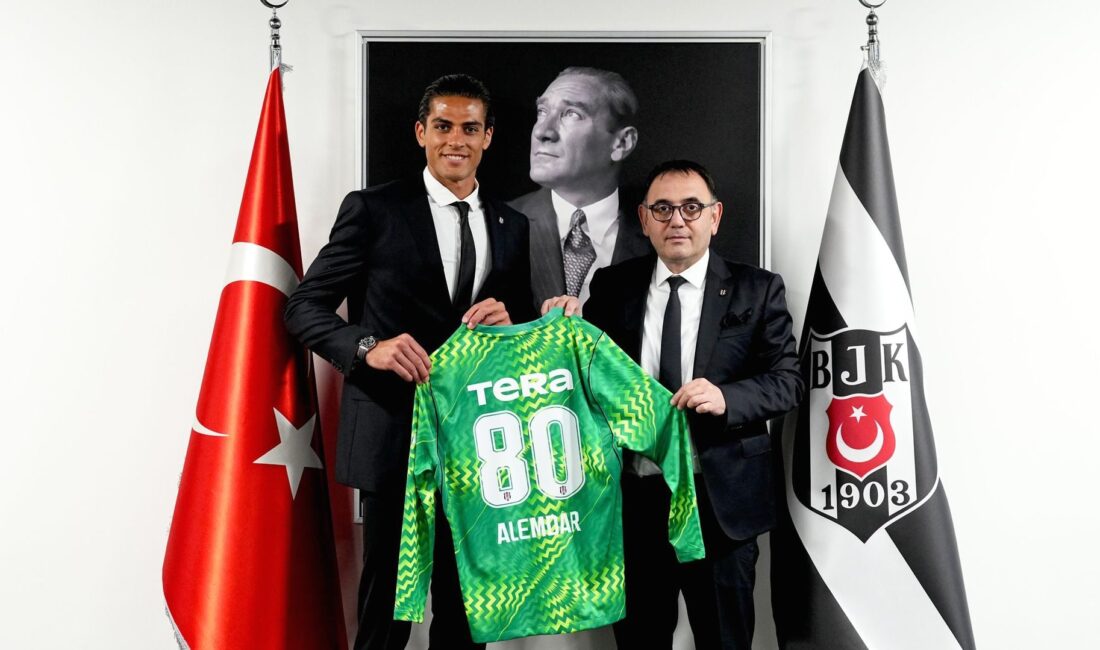 Beşiktaş, genç file bekçisi Doğan Alemdar'la 4 yıllık sözleşme imzalayarak