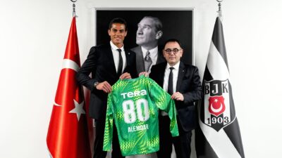 Beşiktaş, genç file bekçisi Doğan Alemdar'la 4 yıllık sözleşme imzalayarak