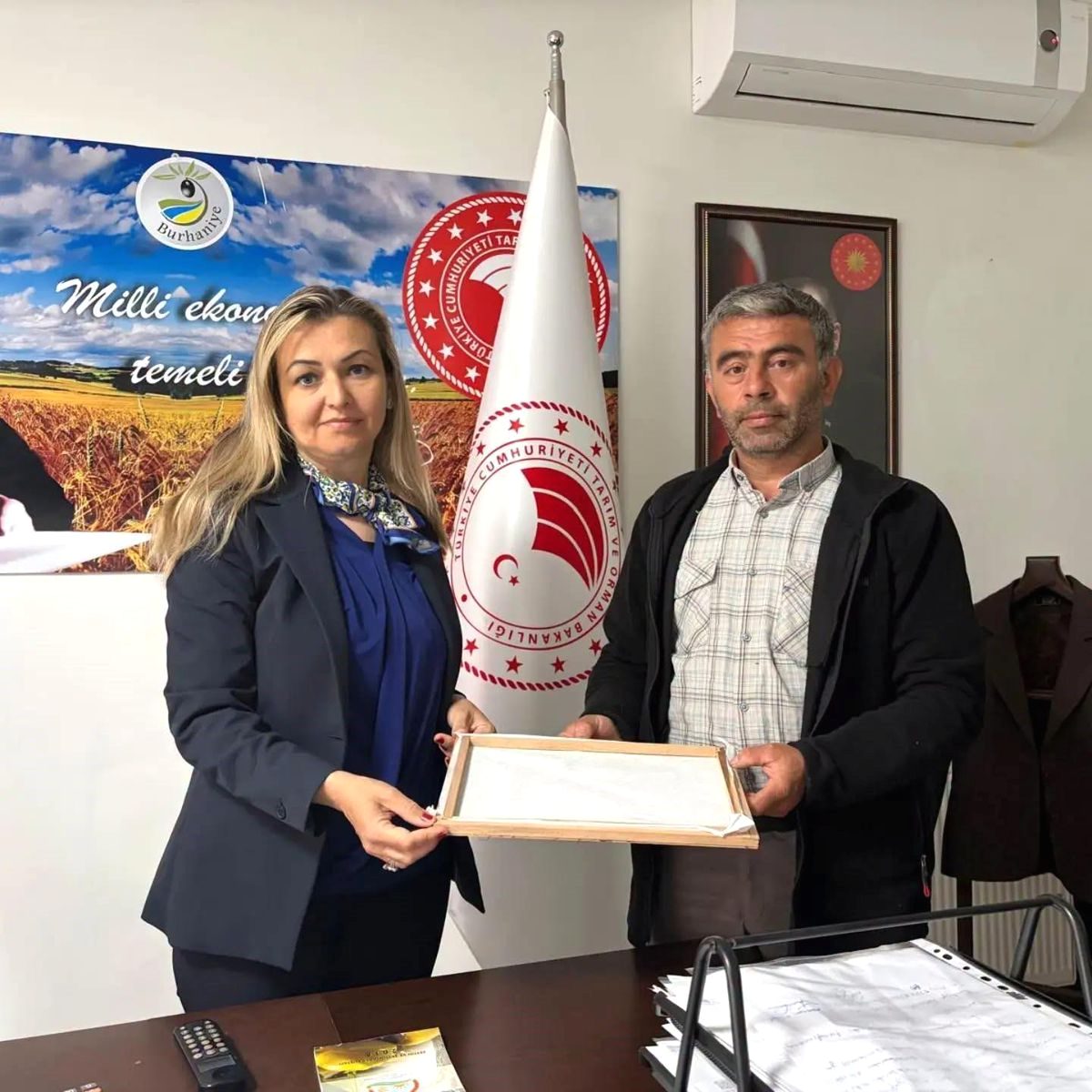 Burhaniye'de ilk ipek kozası hasadı gerçekleştirildi. Yüksek kalite ve geleneksel