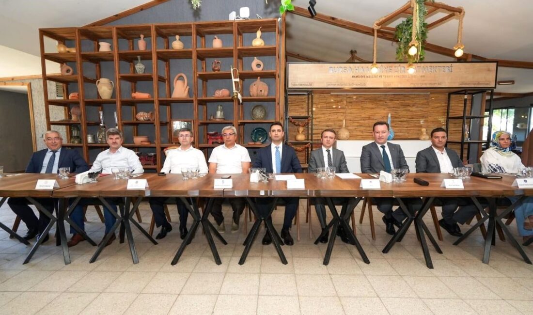 Bursa'da Denetimli Serbestlik Toplantısı gerçekleştirildi. Katılımcılar, denetimli serbestlik uygulamalarını ve