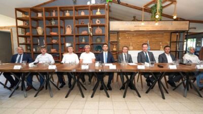 Bursa'da Denetimli Serbestlik Toplantısı gerçekleştirildi. Katılımcılar, denetimli serbestlik uygulamalarını ve