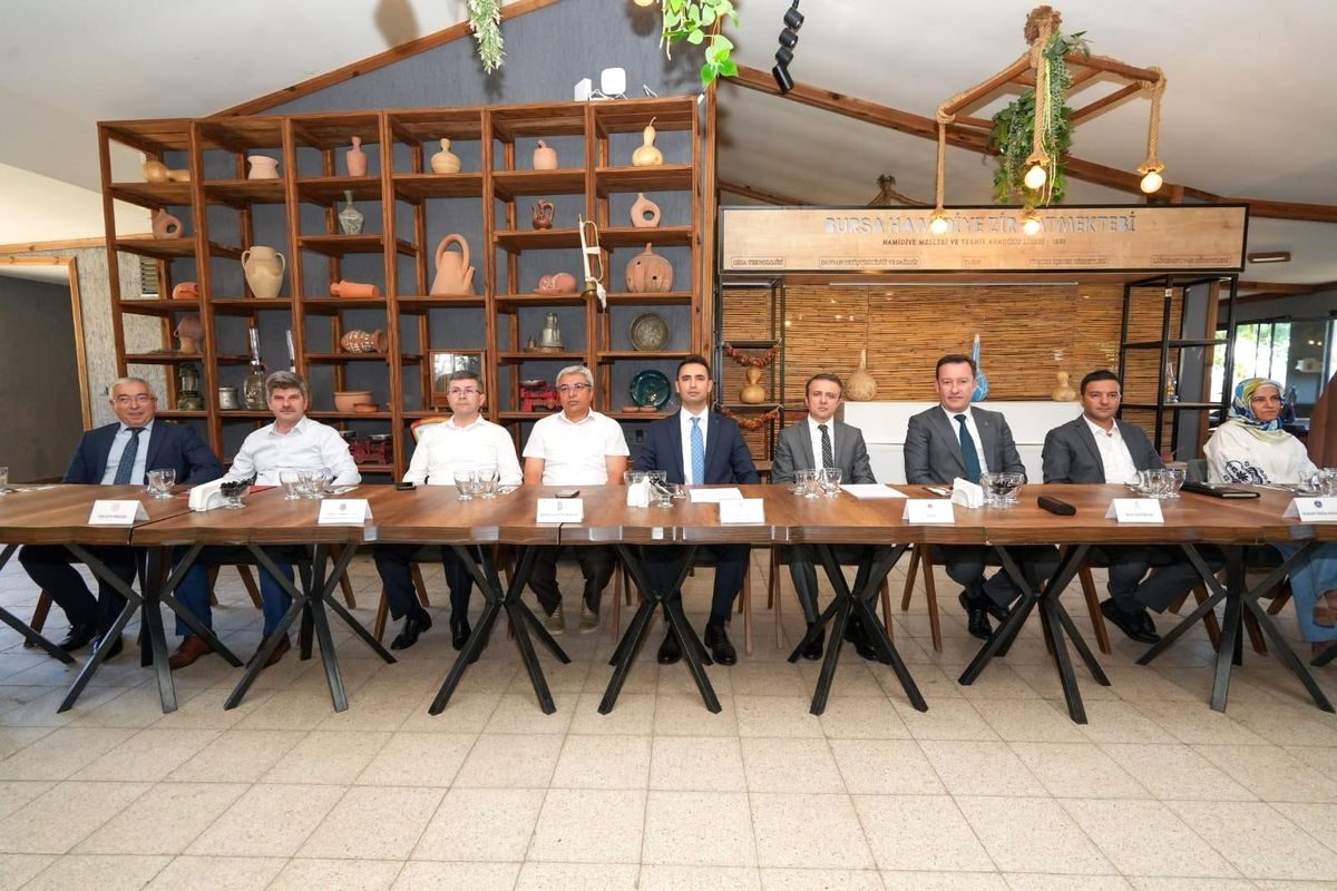 Bursa'da Denetimli Serbestlik Toplantısı gerçekleştirildi. Katılımcılar, denetimli serbestlik uygulamalarını ve