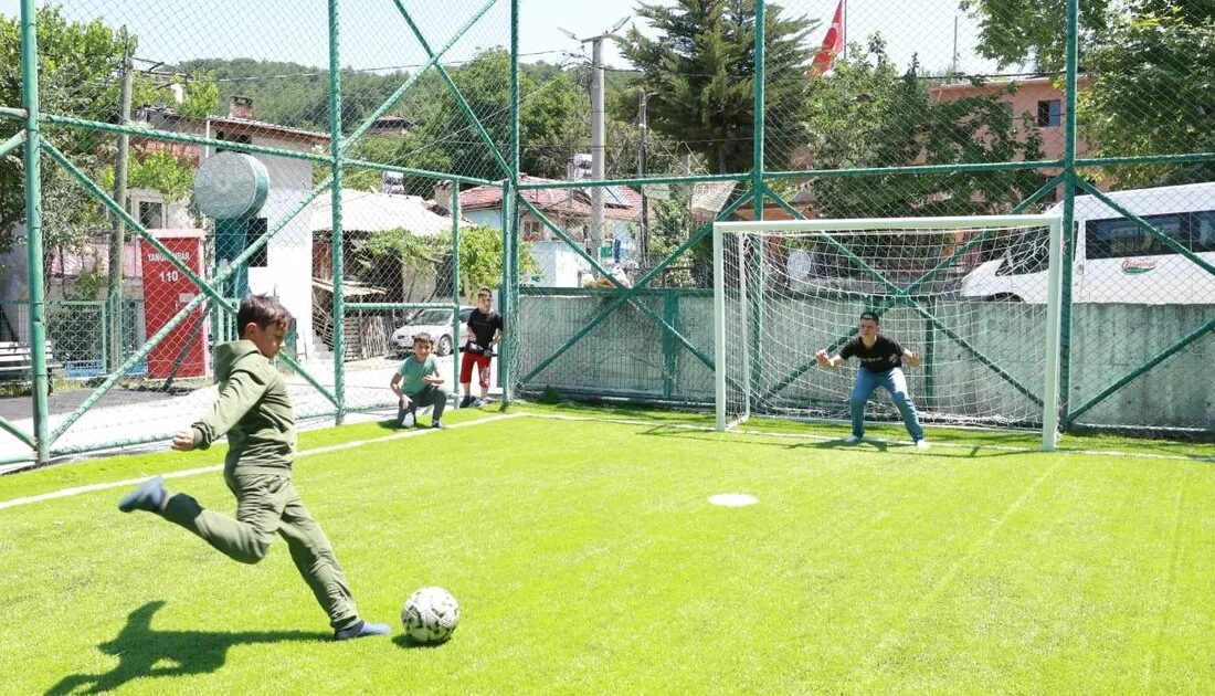 Bursa Güneybudaklar Mahallesi'nde yeni halı saha açılışımızla spora ve sağlıklı