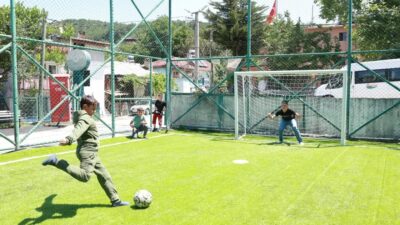 Bursa Güneybudaklar Mahallesi'nde yeni halı saha açılışımızla spora ve sağlıklı