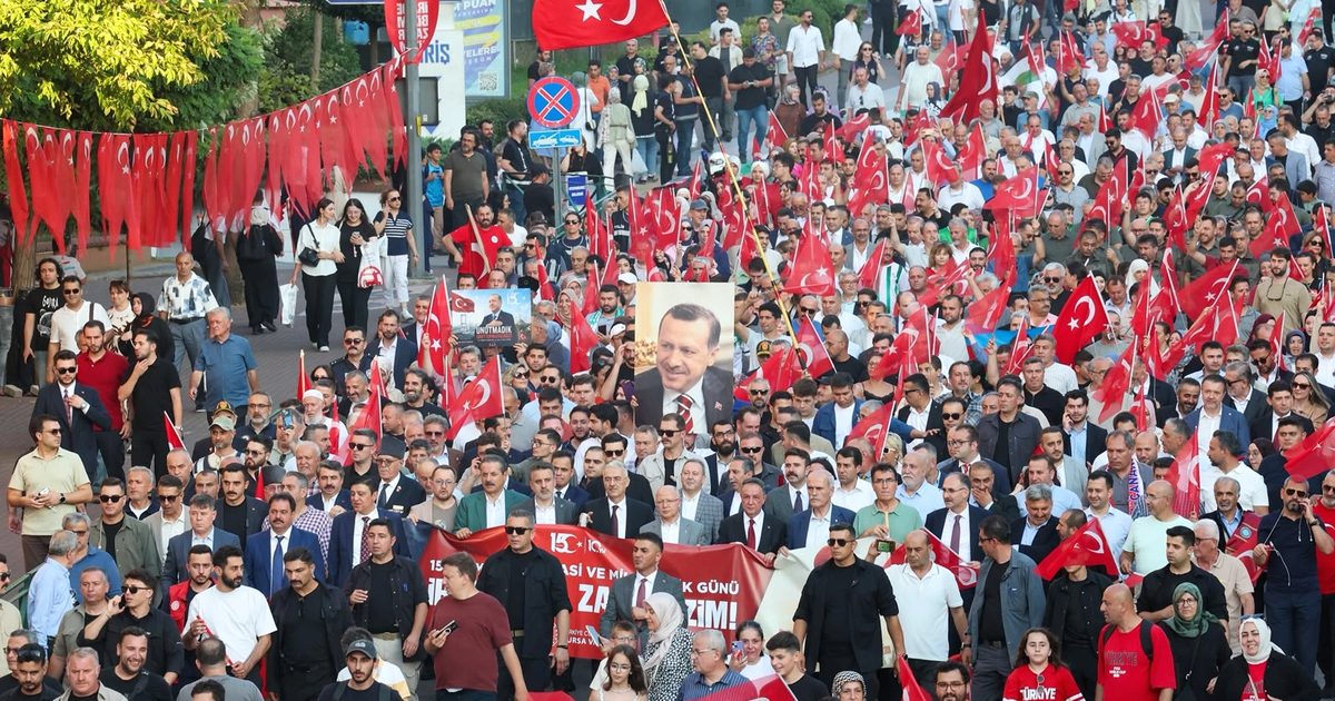 Bursa'da 15 Temmuz Şehitlerini Anma Programlarıyla milli birlik ve beraberliğimizi