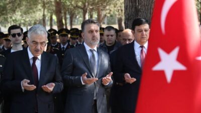 Bursa Valiliği koordinasyonunda ‘İrade Bizim, Zafer Bizim’ temasıyla düzenlenen 15