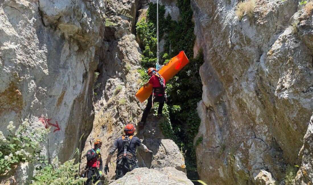 Bursa'da gerçekleştirilen arama kurtarma tatbikatı, acil durum müdahale kabiliyetlerini ve