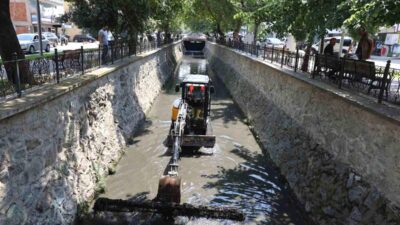 Bursa'da dere temizliği çalışmaları hız kazanarak kentsel yaşam kalitesini artırmayı