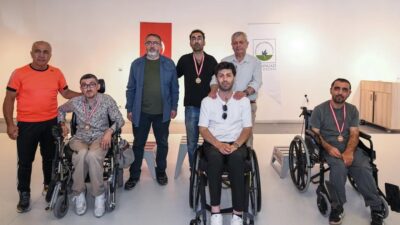 Bursa’da düzenlenen engelli spor turnuvası, sporcuların başarıları ve azimleriyle dolu
