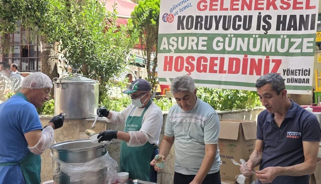Bursa'da geleneksel aşure günü etkinliğiyle, tarih ve kültürümüzü yaşatan anlamlı