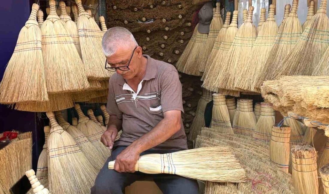 Bursa'da geleneksel çalı süpürgesi ustasıyla kaliteli ve otantik el işi