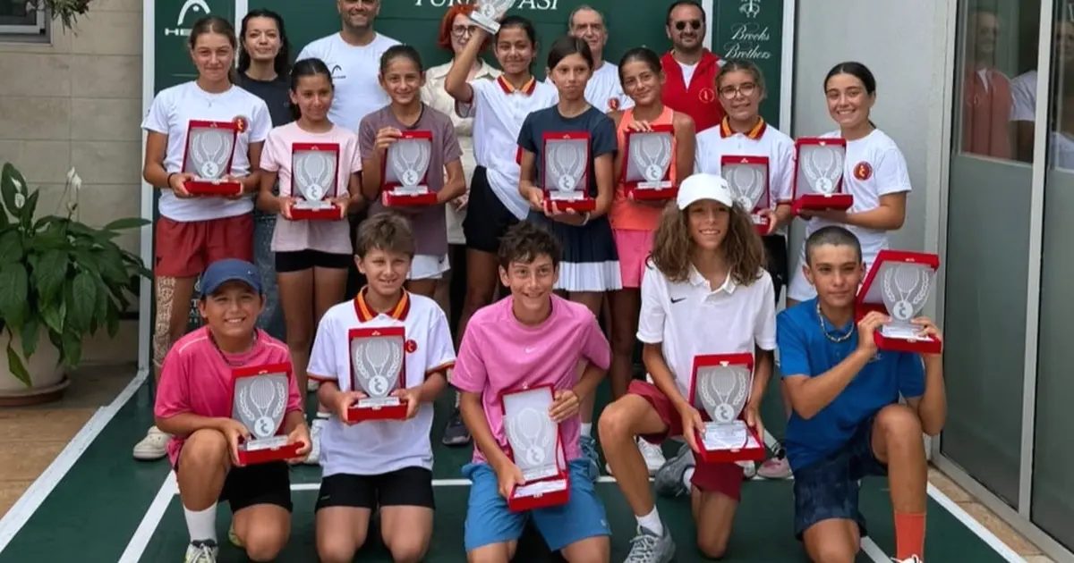 Bursa'da genç tennisçinin başarısı, spor dünyasında büyük yankı uyandırdı. Gelişmeleri