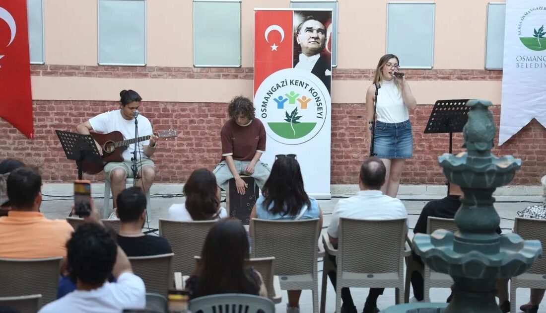 Bursa'da gerçekleştirilen Gençlik Meclisi Konseri ile gençlerin katılımıyla unutulmaz anlar