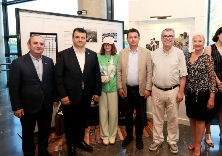 Bursa'da göç temalı karikatür sergisi açıldı