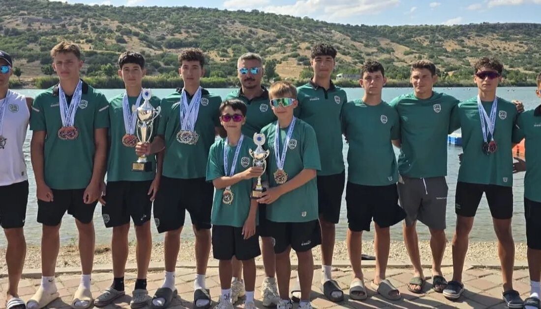 Bursa'da düzenlenen güreş müsabakasında başarısını sürdüren sporcu, güçlü rakipler karşısında