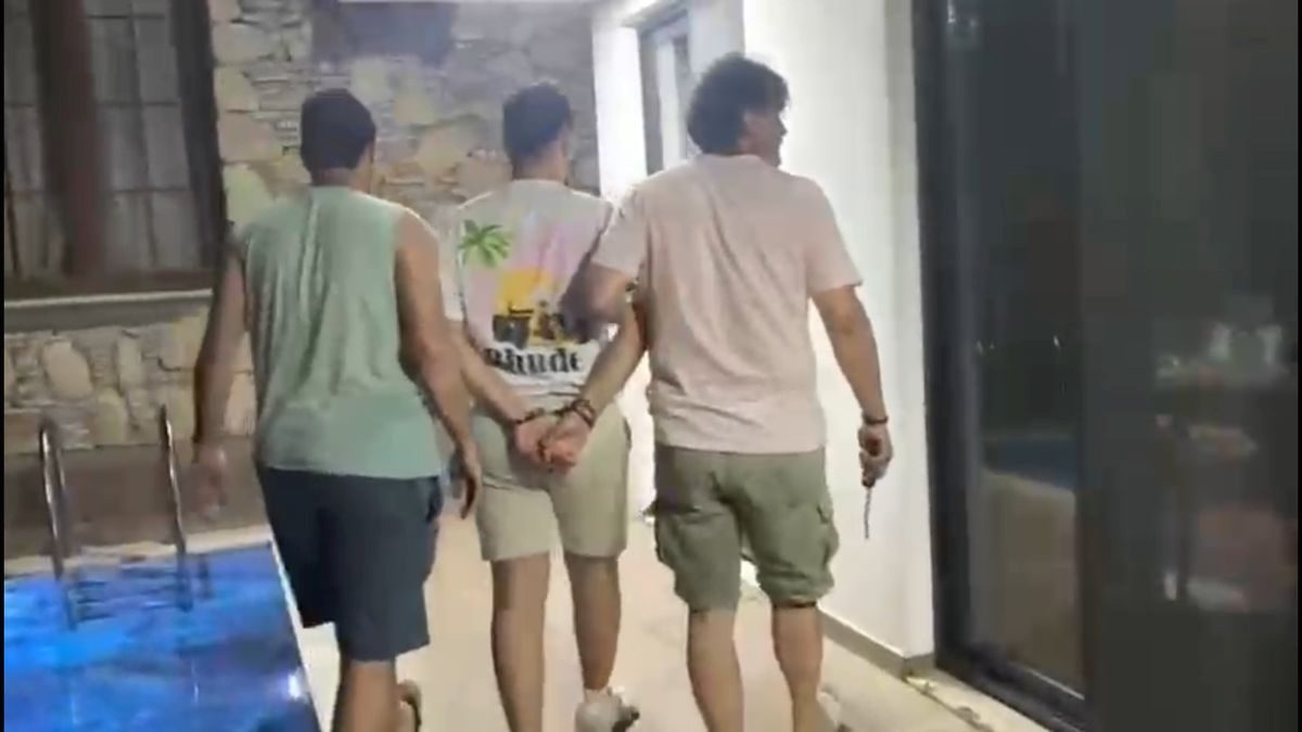 Bursa'da gerçekleştirilen hırsızlık şüphelileri güvenlik güçleri tarafından yakalanarak tutuklandı. Detaylar