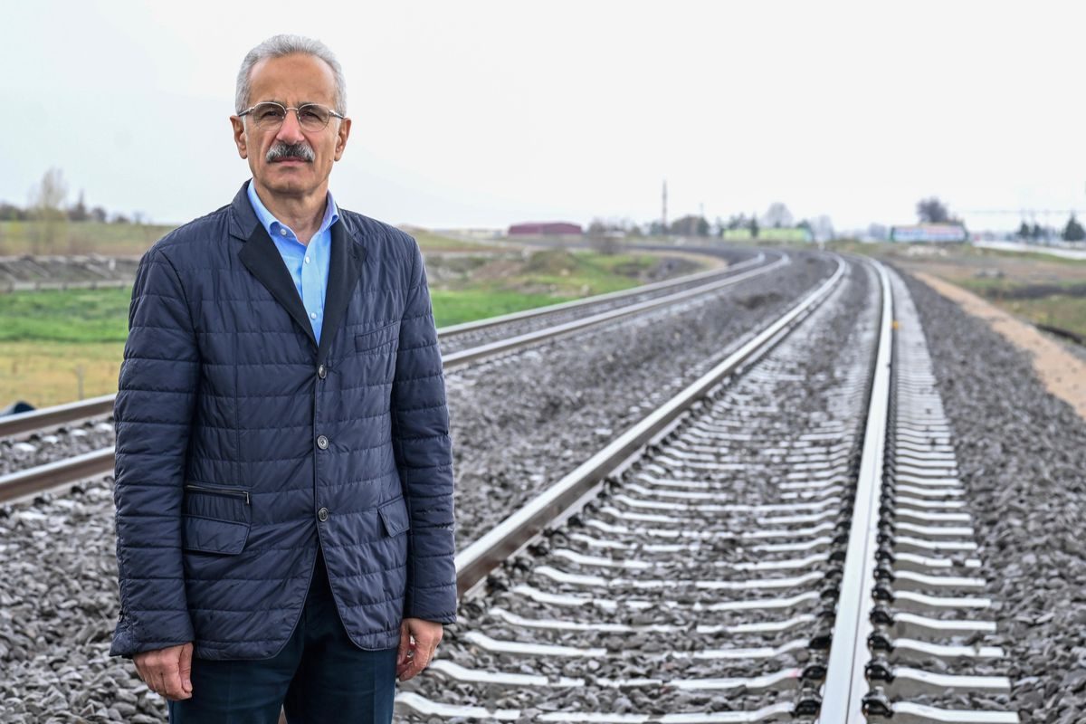Bursa'da hızlı tren çalışmaları son aşamaya ulaşmıştır. Bölgenin ulaşım altyapısında