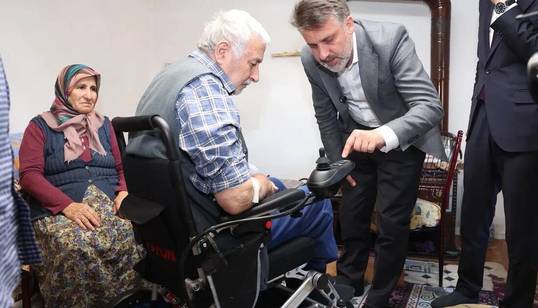 Bursa'da ihtiyaç sahibi ailelere akülü sandalye desteği sağlayarak yaşam kalitelerini