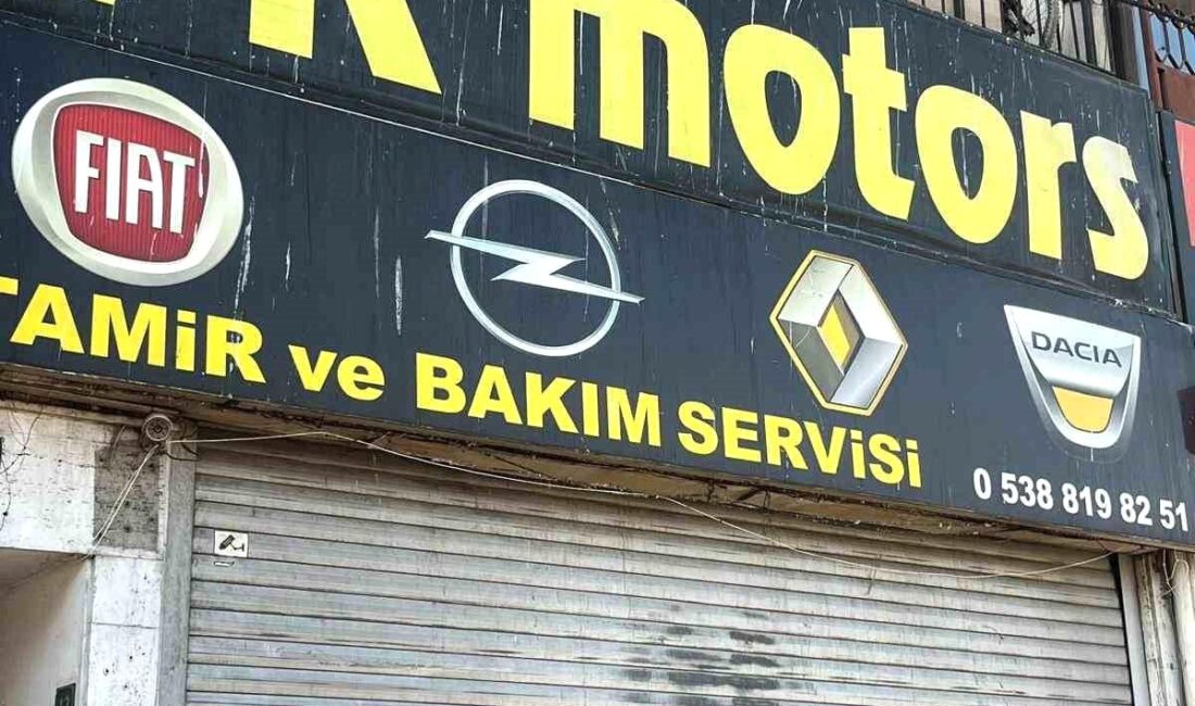 Bursa'da yasal mevzuata aykırı faaliyet gösteren işyerleri mühürlenerek kapatıldı. Hukuki
