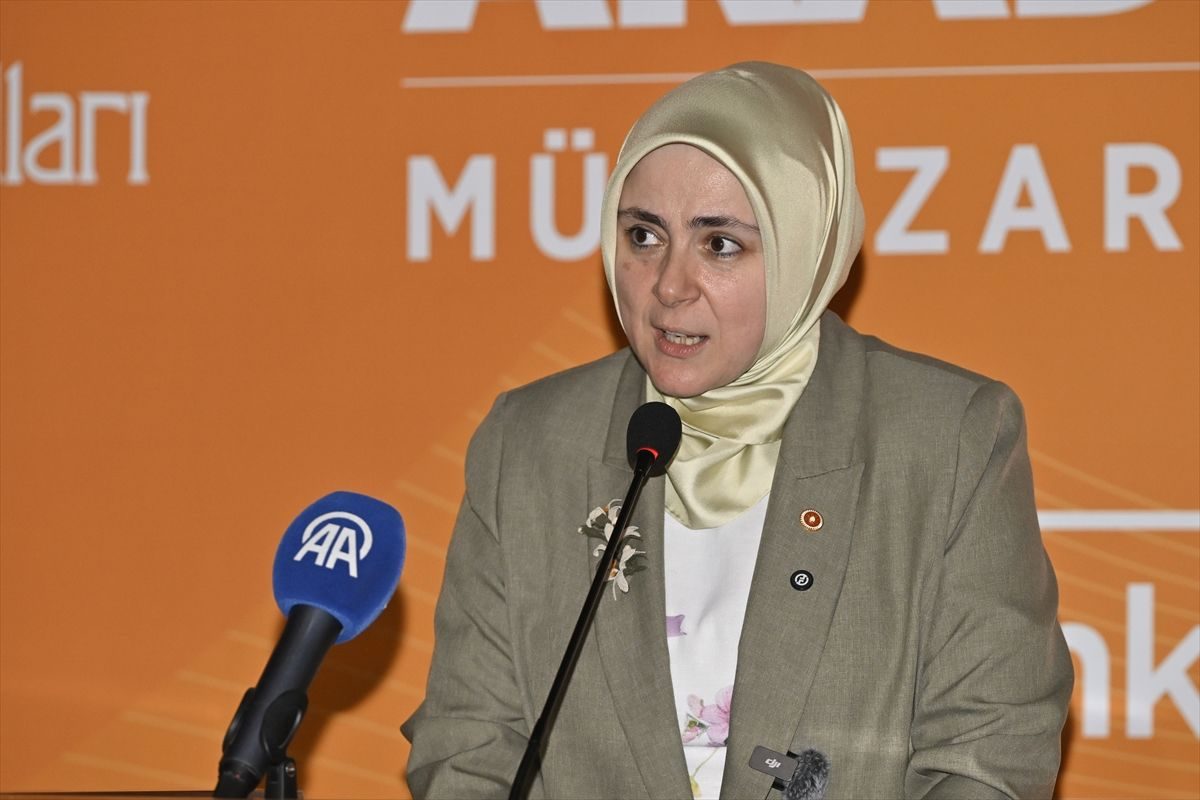 Bursa'da Kadın Liderlik Akademisi'nin kapanış etkinliği, kadınların güçlenmesini ve liderlik