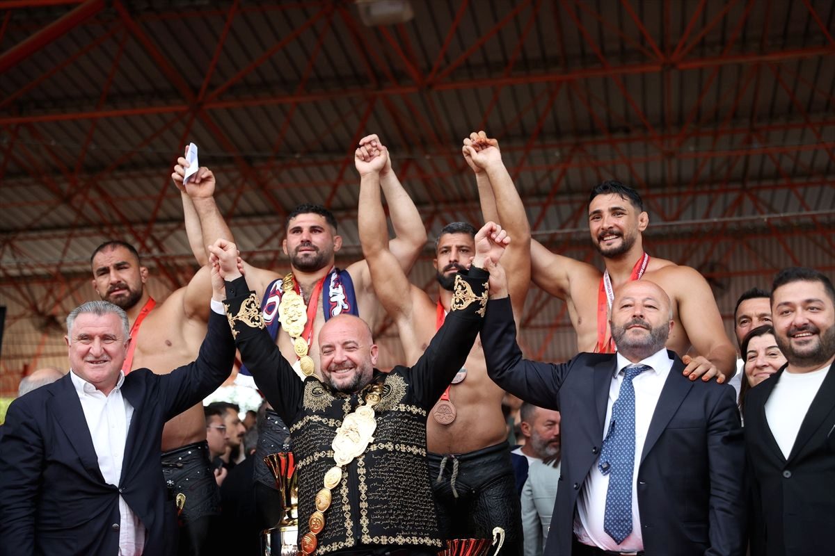 Bursa'da Kırkpınar Güreşleri Zaferi hakkında detaylar, tarihi önemi ve heyecan