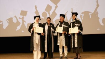Bursa'da mezuniyet coşkusu, başarı ve sevinç dolu anların kutlandığı anlamlı