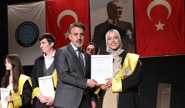 Bursa'da Mimarlık Fakültesi Mezuniyet Töreni