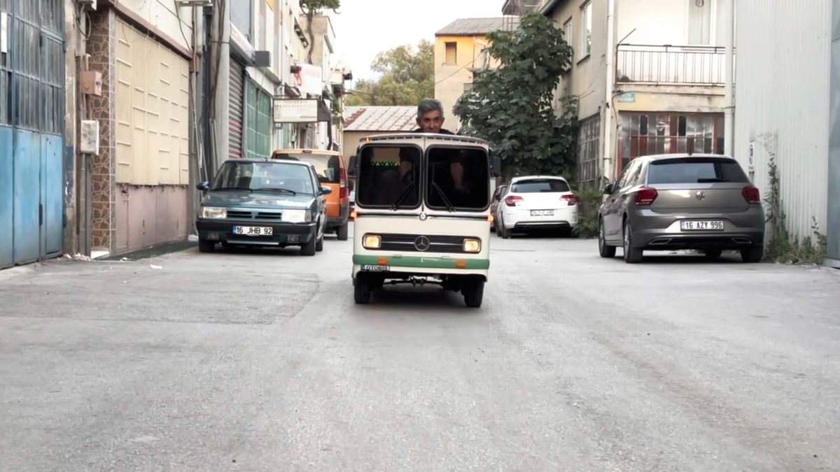 Bursa'da minyatür otobüs koleksiyonları ve etkinlikleri hakkında detaylı bilgi. Otobüs