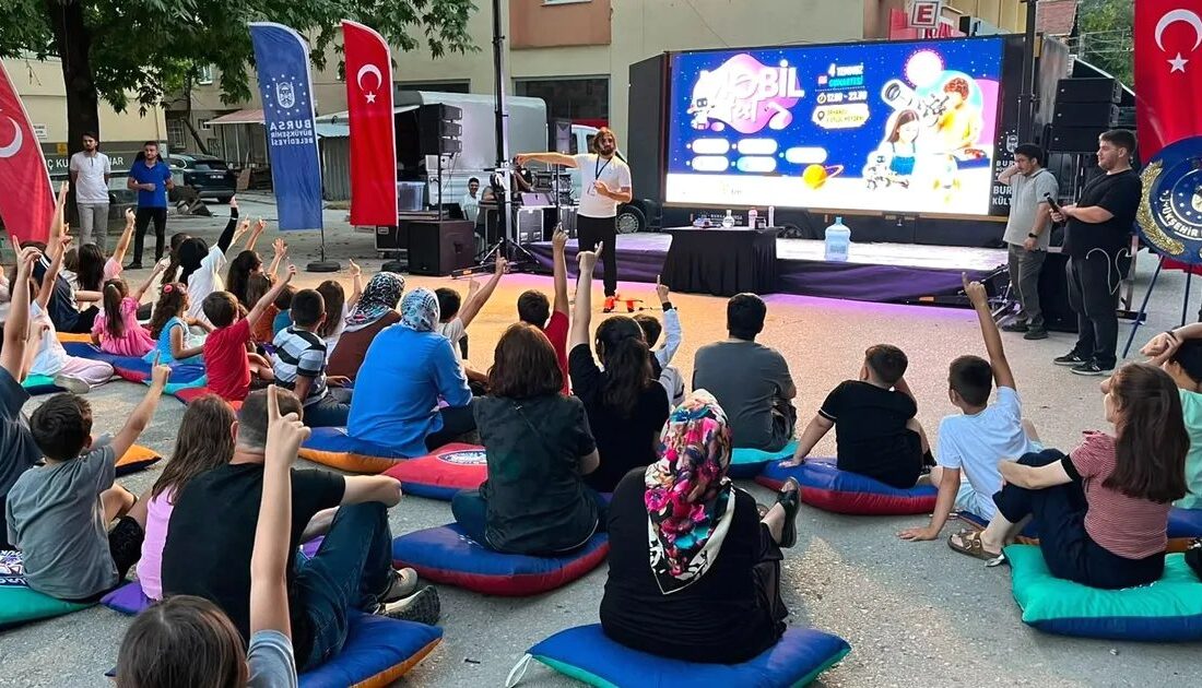Bursa'da düzenlenen Mobil Bilim Festivali, yoğun ilgiyle karşılandı. Bilim ve