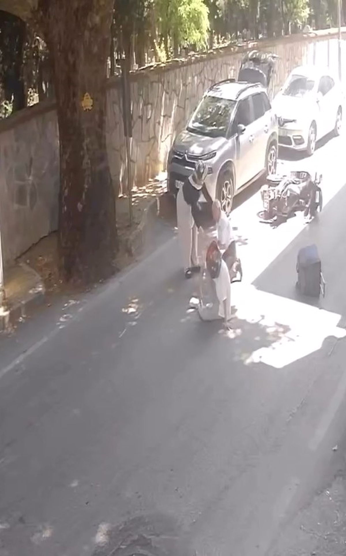 Bursa'da gerçekleşen motosiklet kazasının güvenlik kamerası kaydını izleyin. Olayın detayları