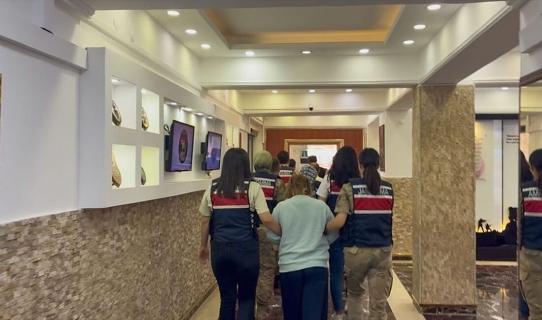 Bursa'da organize suç örgütüne yönelik kapsamlı operasyonlar gerçekleştirildi. Güvenlik güçleri