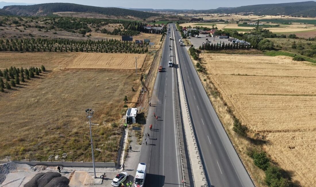 Bursa'da gerçekleşen olayda, otobüsün şarampole devrilmesi sonucu oluşan gelişmeleri ve
