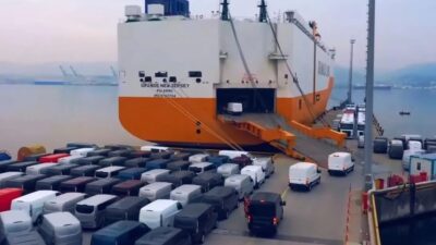 Bursa'da otomotiv endüstrisi, rekor seviyeye ulaşarak ekonomik büyümeye katkıda bulunuyor.