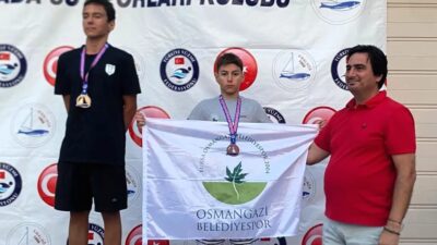 Bursa'da gerçekleşen Prens Adaları Yüzme Yarışları, başarılı sporcular ile heyecan