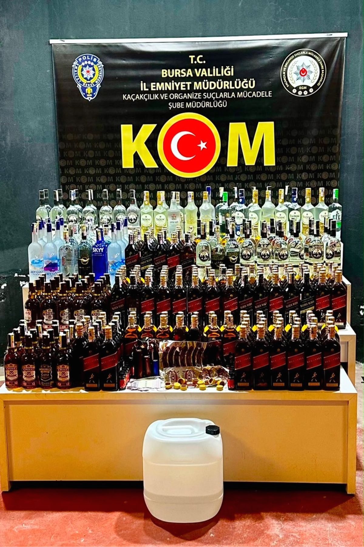 Bursa'da gerçekleştirilen sahte alkol operasyonu hakkında detaylı bilgiler, güvenlik önlemleri