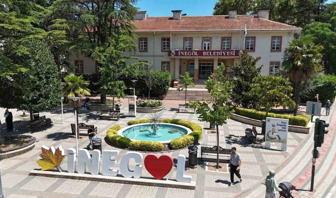 Bursa'da süs havuzu suyla doldu! Görüntüsüyle göz kamaştıran bu alanın