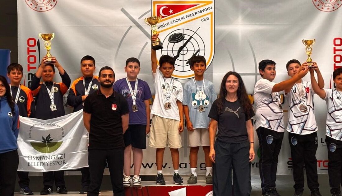 Bursa'da U12 atıcılık takımı, uluslararası yarışmada gümüş madalya kazanarak büyük