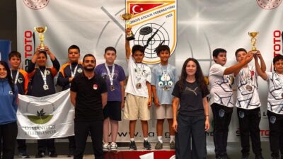 Bursa'da U12 atıcılık takımı, uluslararası yarışmada gümüş madalya kazanarak büyük