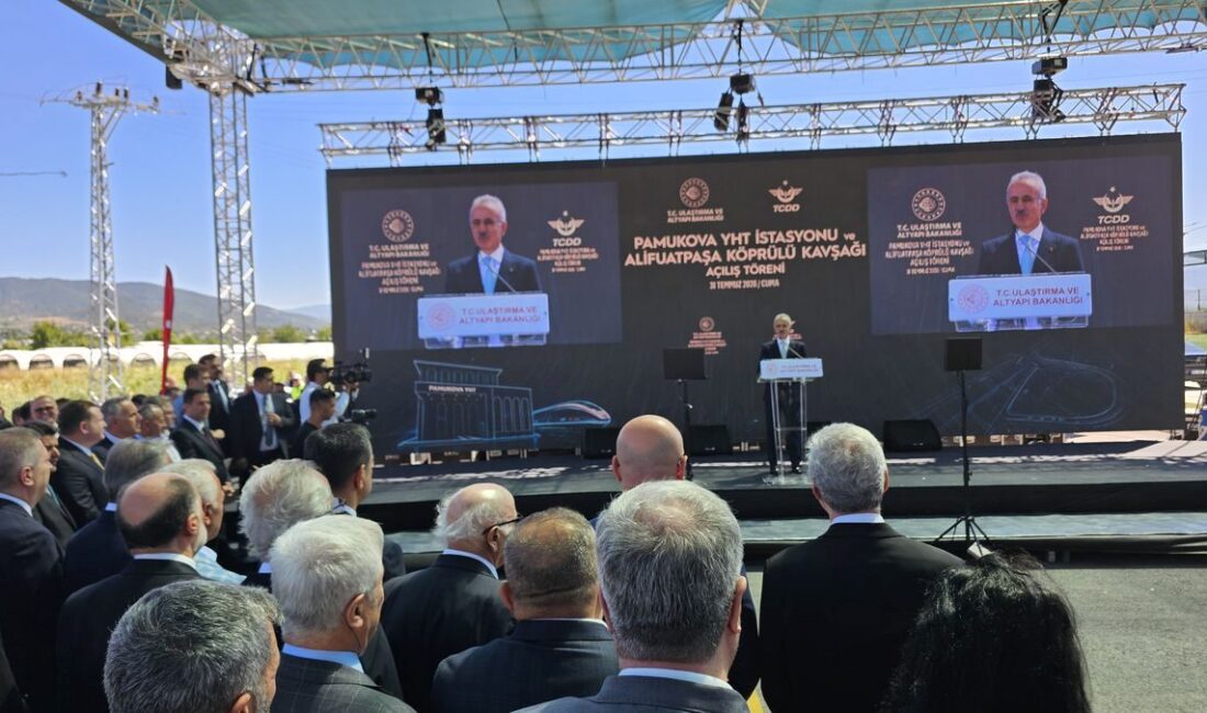 Bursa'da ulaşım yatırımları, kent ulaşımını geliştirmeye yönelik altyapı projeleriyle hız