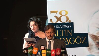 Bursa'da düzenlenen Uluslararası Halk Dansları Festivali başladı. Renkli gösterilere sahne