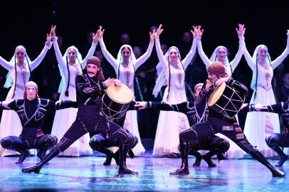 Bursa'da Uluslararası Halk Dansları Şöleni