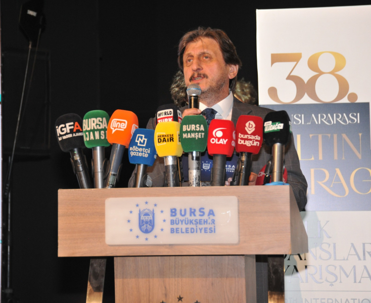 Bursa'da Uluslararası Halk Dansları Yarışması